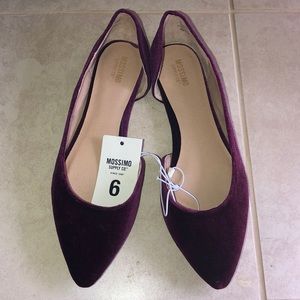 Mossimo Burgundy Mohana Flat Shoes size 6
